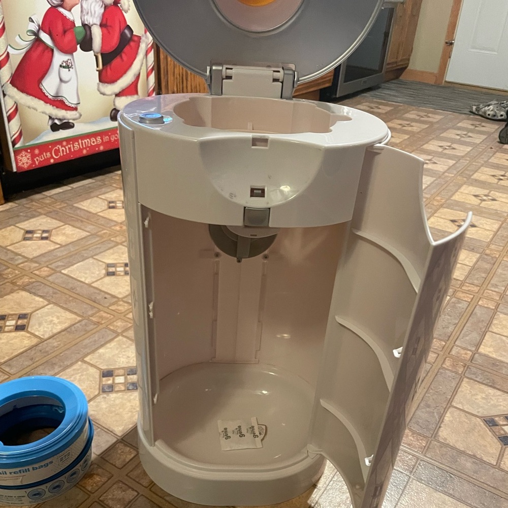 diaper pail - Picture 3 of 5